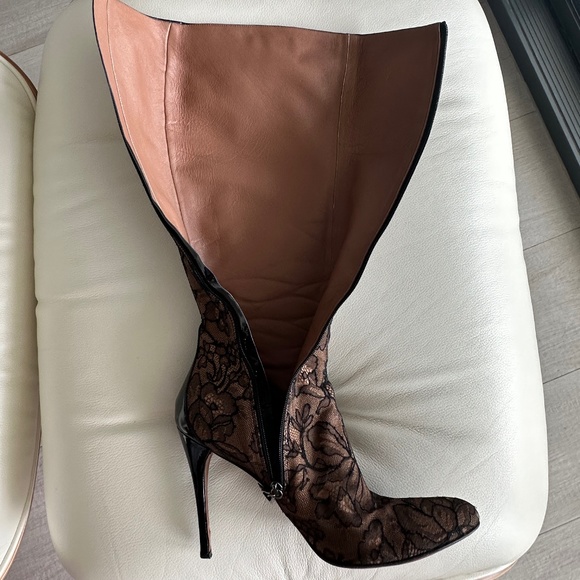 ALAIA Stiletto lacy boots. Size 40. - Picture 9 of 13